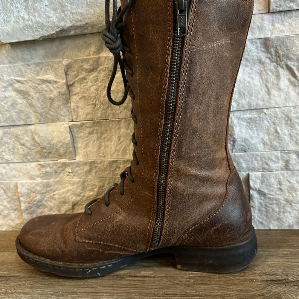 Born brown leather boot